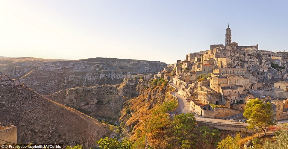 Thanh pho hang dong lau doi nhat the gioi hinh anh