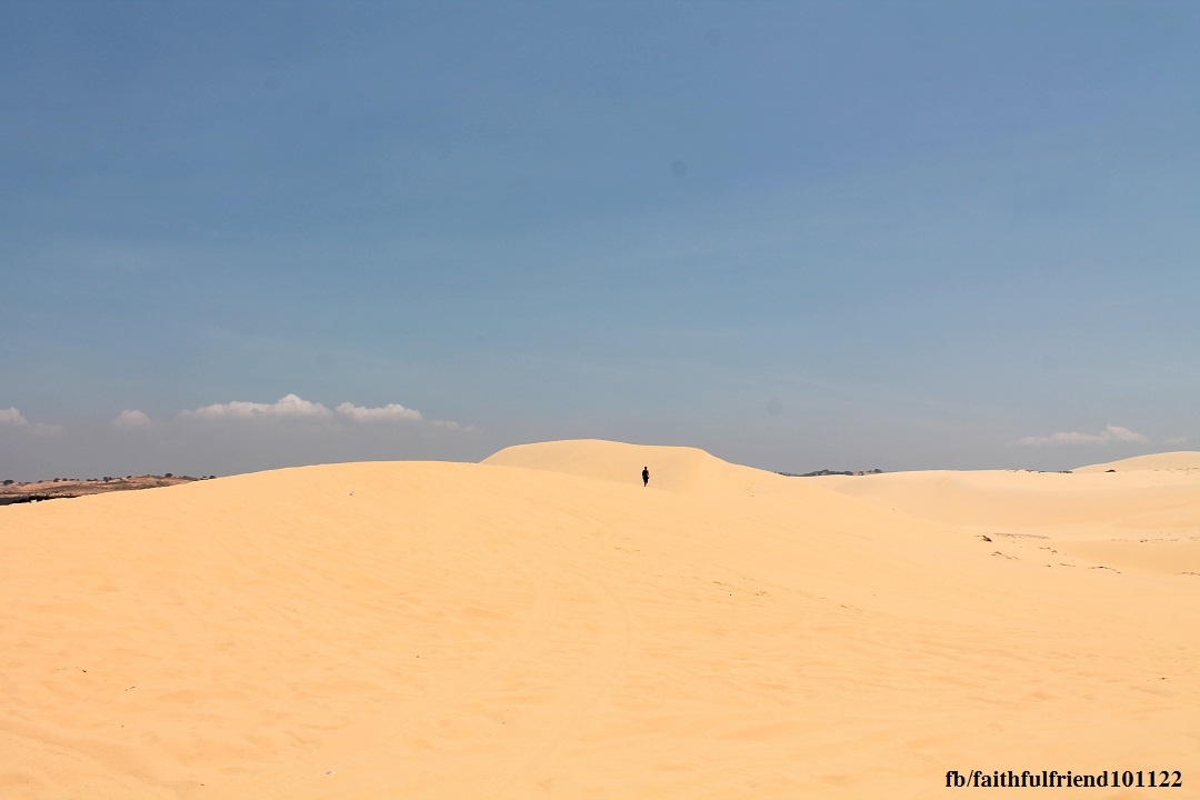 Doi cat Bau Trang - 'tieu sa mac Sahara' o  Binh Thuan hinh anh