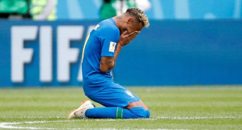 Bung no phut bu gio, Brazil tien Costa Rica roi World Cup hinh anh