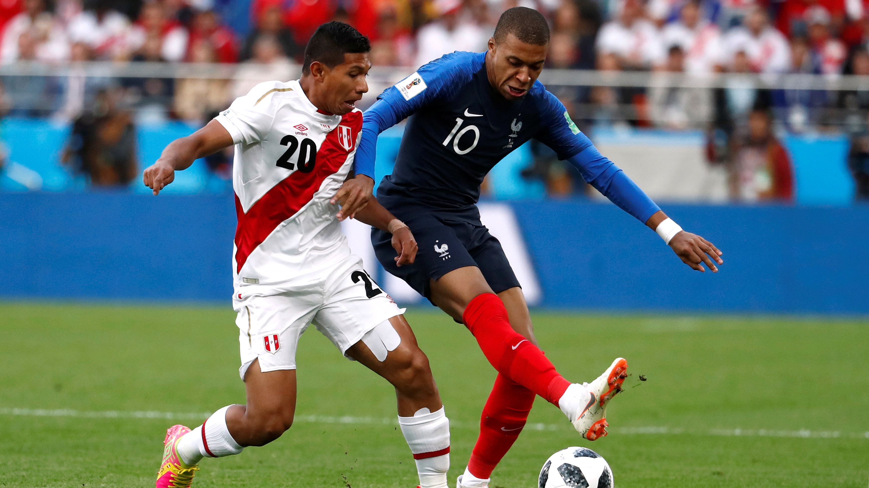 Mbappe toa sang tien Peru roi World Cup hinh anh