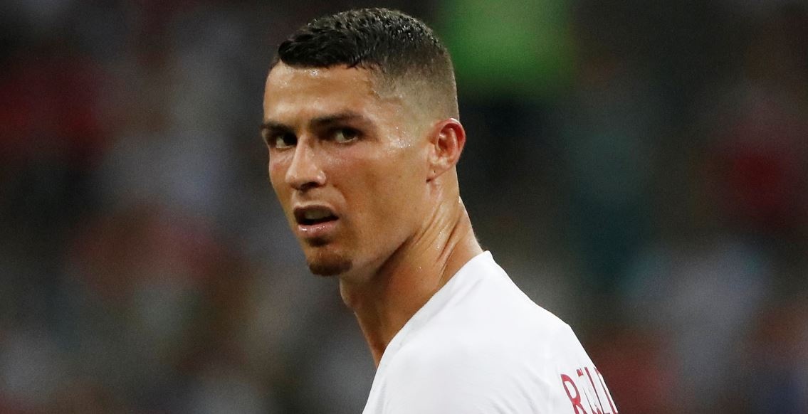 Thua Uruguay, Ronaldo theo chan Messi roi World Cup hinh anh