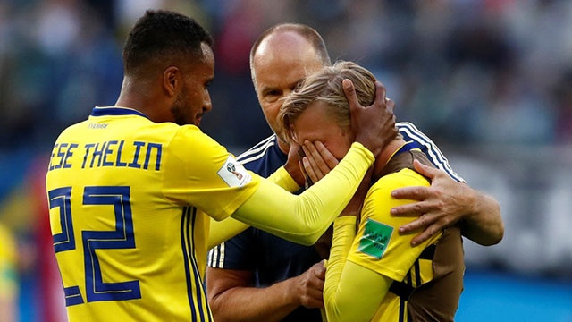 Tuyen thu Thuy Dien roi le khi gianh ve vao tu ket World Cup hinh anh