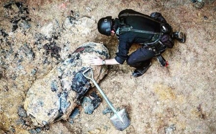 Hong Kong so tan 1.300 nguoi de go qua bom gan nua tan hinh anh