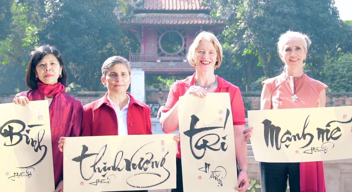 Loi chuc Tet cua Dai su New Zealand, Thuy Si, Na Uy va Canada hinh anh