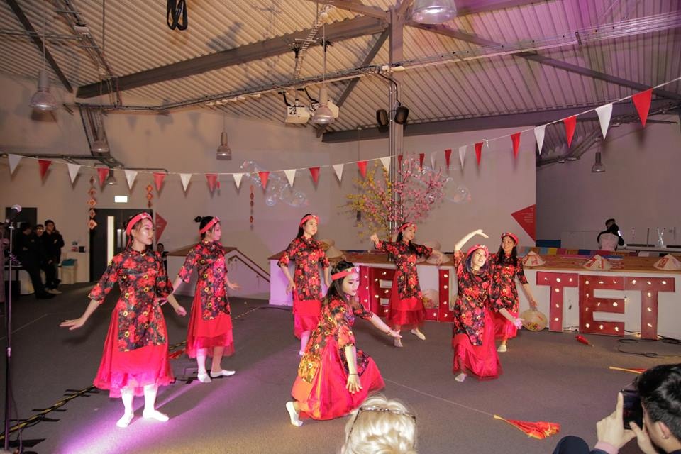 Người Việt bốn phương đón Tết ảnh 9 Nguoi Viet bon phuong don Tet anh 9