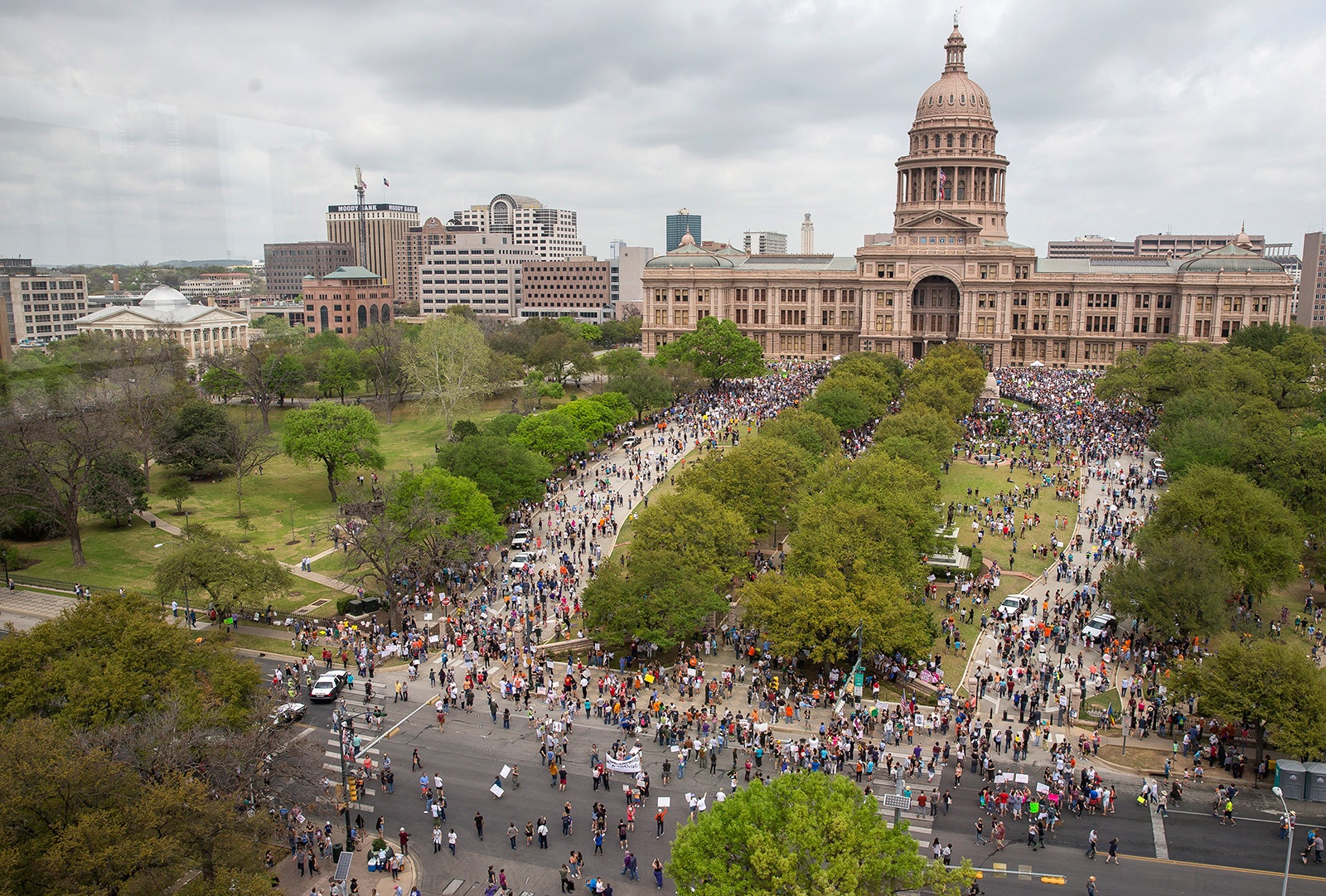 Bieu tinh phan doi sung dan My anh 10