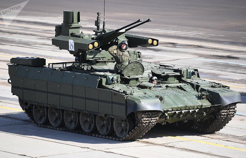 Dan vu khi hung hau duoc cho doi trong ngay Chien thang cua Nga hinh anh