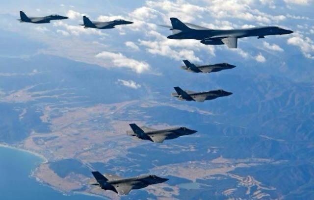 F-22 quan thao trong cuoc tap tran bi Trieu Tien phan doi hinh anh