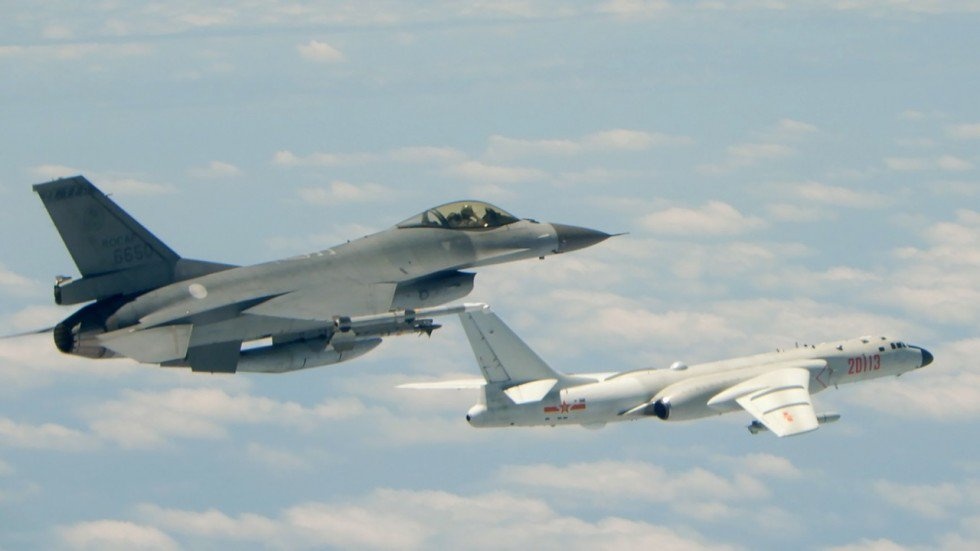 Trung Quoc ngang nguoc noi co quyen dua quan ra Bien Dong hinh anh