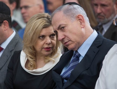 Phu nhan thu tuong Israel bi buoc toi gian lan va boi tin hinh anh