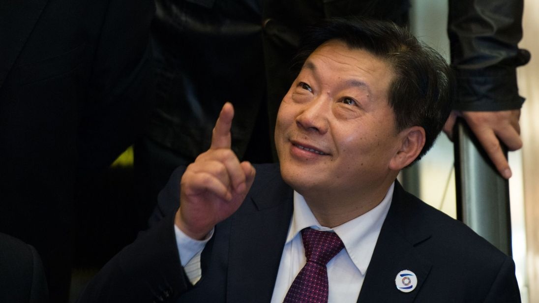 'Nguoi gac cong Internet Trung Quoc' bi khoi to vi tham nhung hinh anh