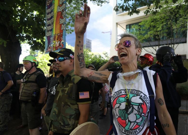 bieu tinh bao loan My anh 8