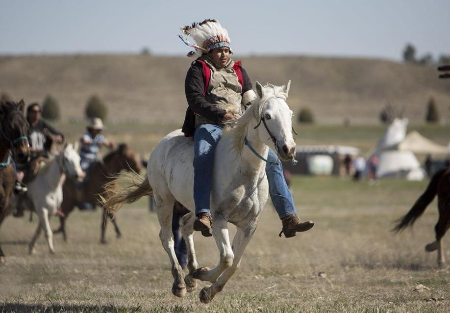 Tho dan My cuoi ngua ky niem 150 nam dinh chien voi nguoi da trang hinh anh