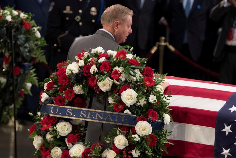 Thuong nghi si McCain anh 7