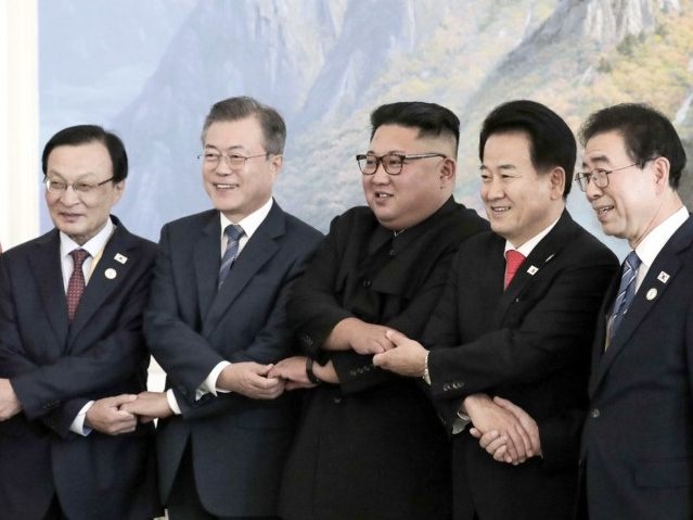 TT Moon Jae In: Tien trien ve van de Trieu Tien gio phu thuoc vao My hinh anh