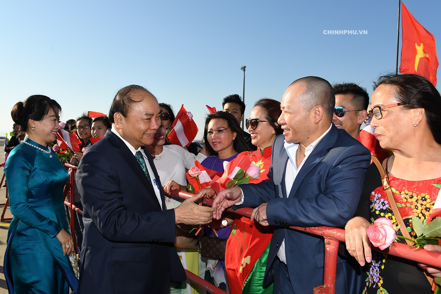 Thu tuong Nguyen Xuan Phuc bat dau chuyen tham chinh thuc Cong hoa Ao hinh anh