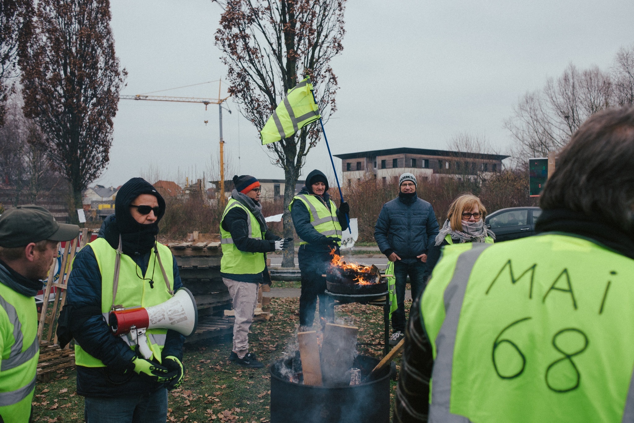 bieu tinh ao vang anh 1