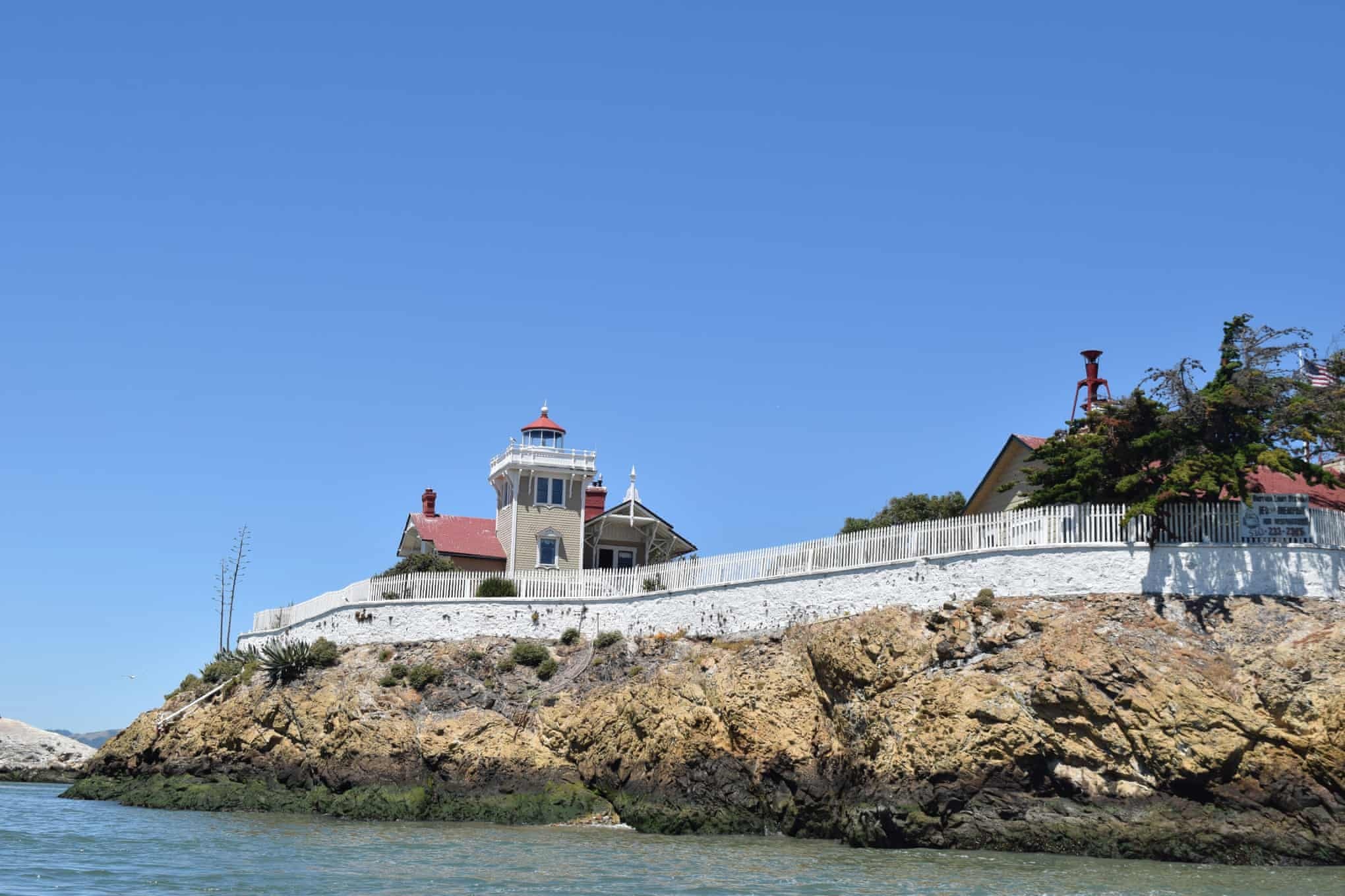 người trông hải đăng ảnh 1 nguoi trong hai dang anh 1