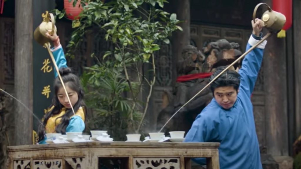 Nghe thuat rot tra binh dai 2.000 nam tuoi cua Trung Quoc hinh anh