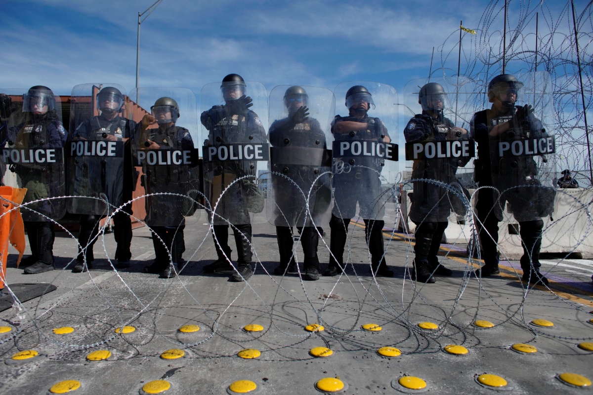 Tai sao TT Trump tuyen bo tinh trang khan cap quoc gia? hinh anh