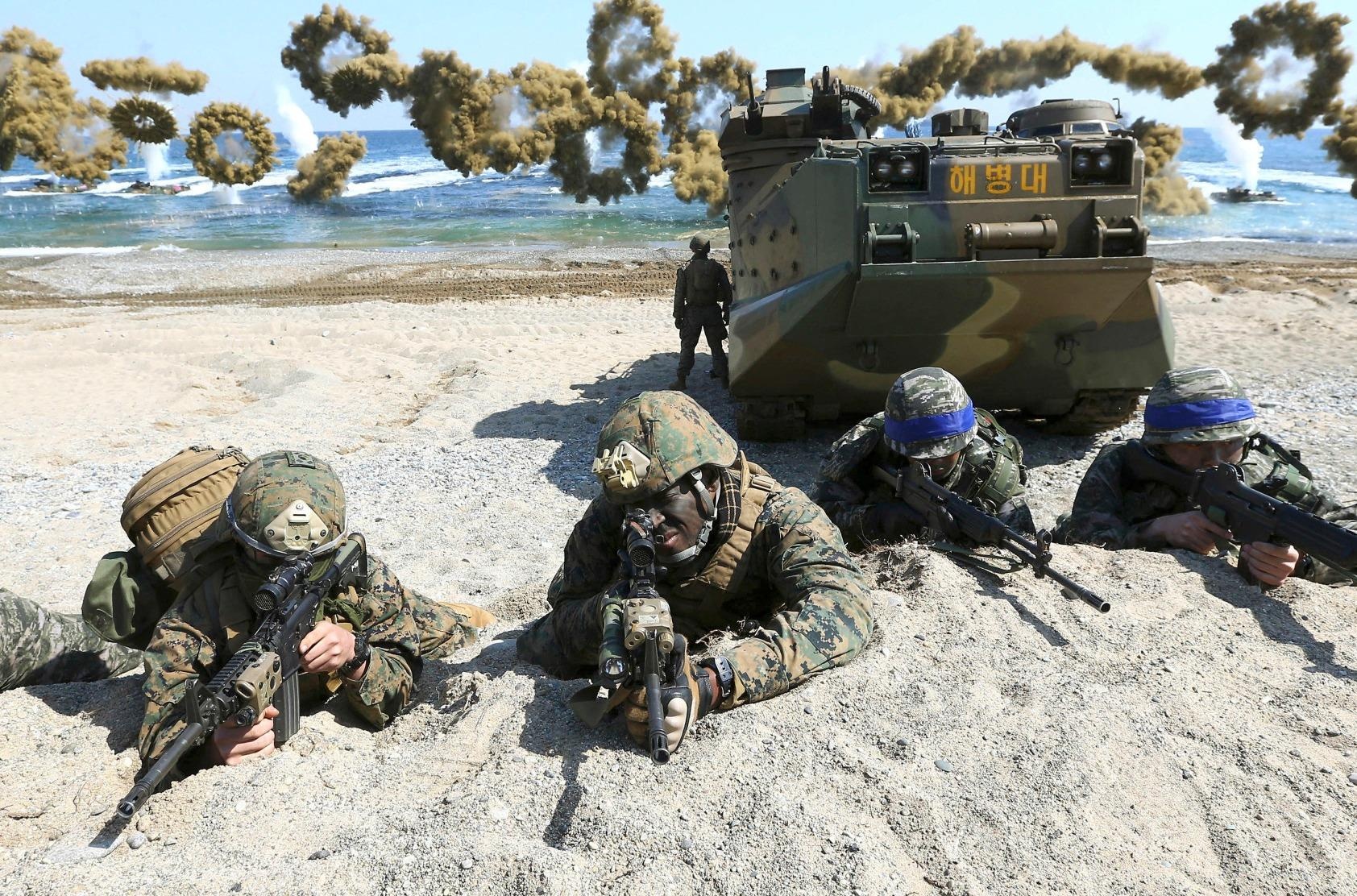 Trieu Tien noi gian vi My - Han lai tap tran chung hinh anh