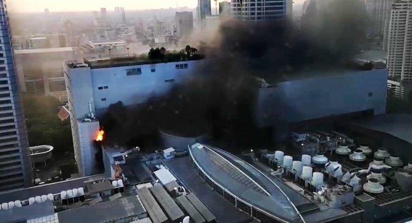 Chay trung tam mua sam Central World o Bangkok, it nhat 3 nguoi chet hinh anh