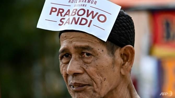 Ung vien quoc hoi Indonesia 'vung tien' mua phieu tu cu tri hinh anh