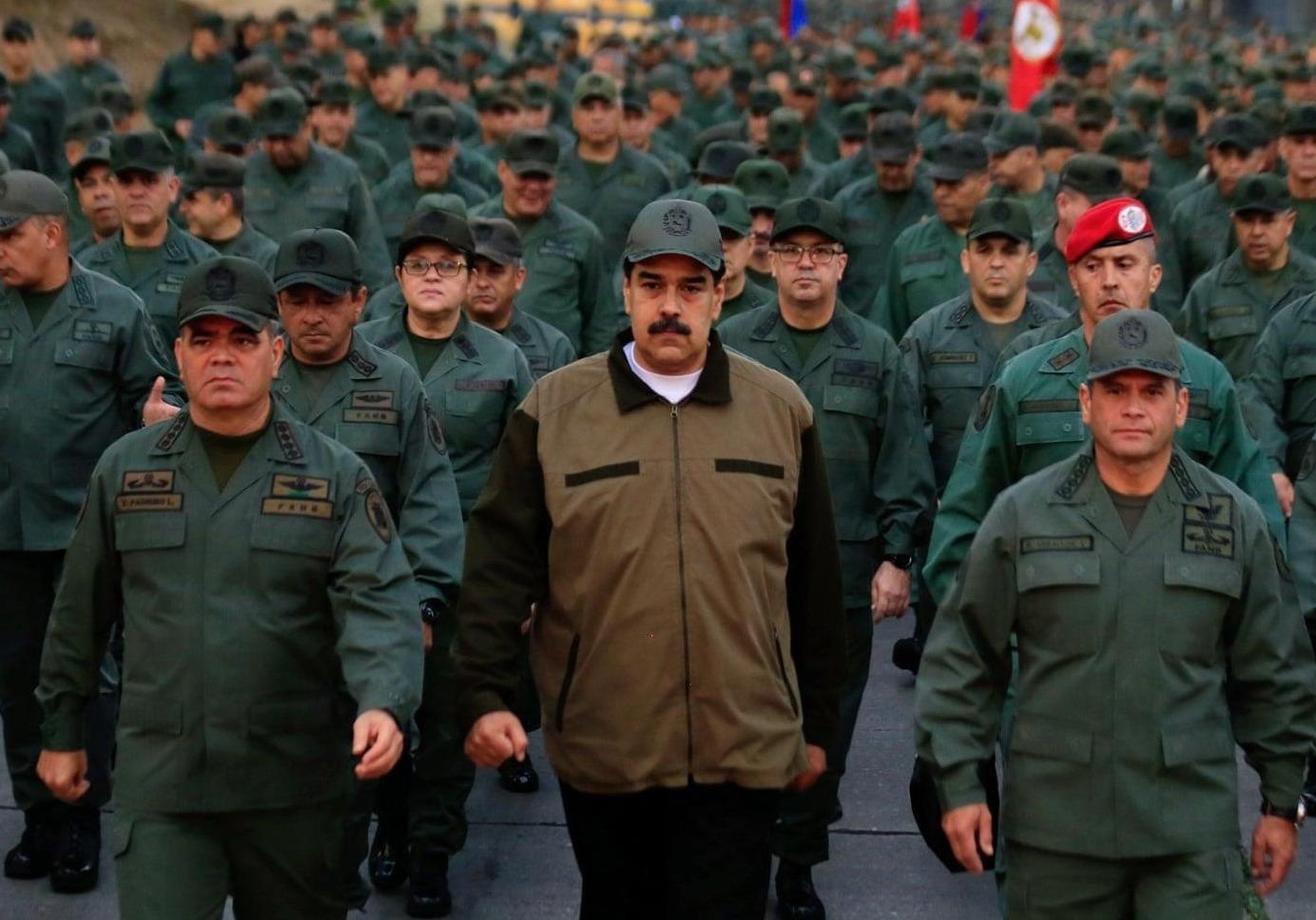 TT Venezuela cam on quan doi, chi trich nhung tay 'lai buon dao chinh' hinh anh