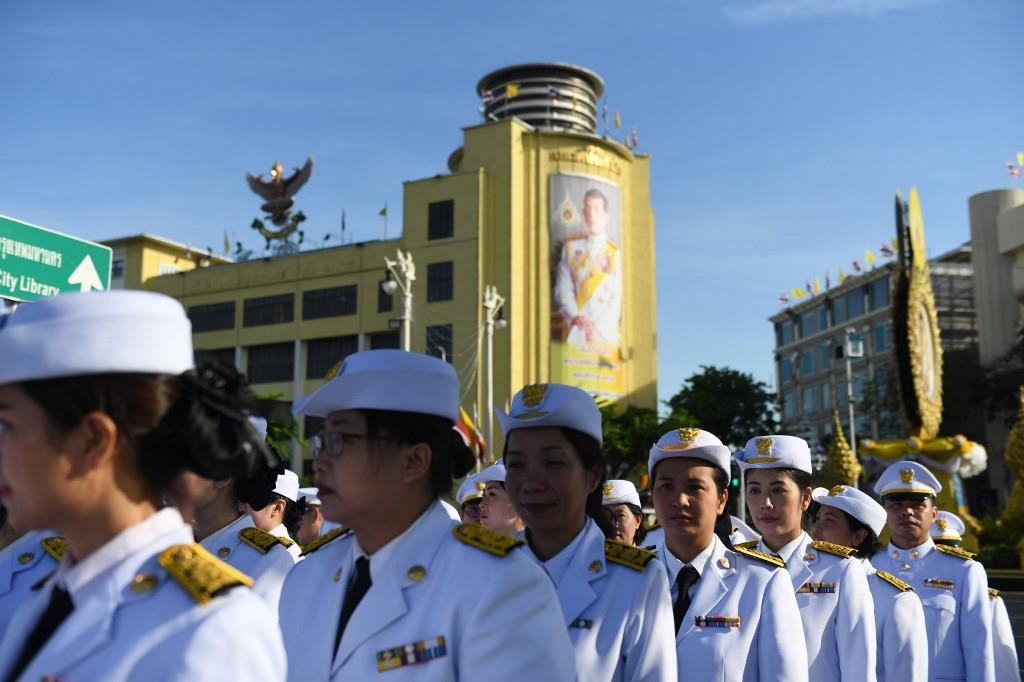 vua thai lan len ngoi anh 9