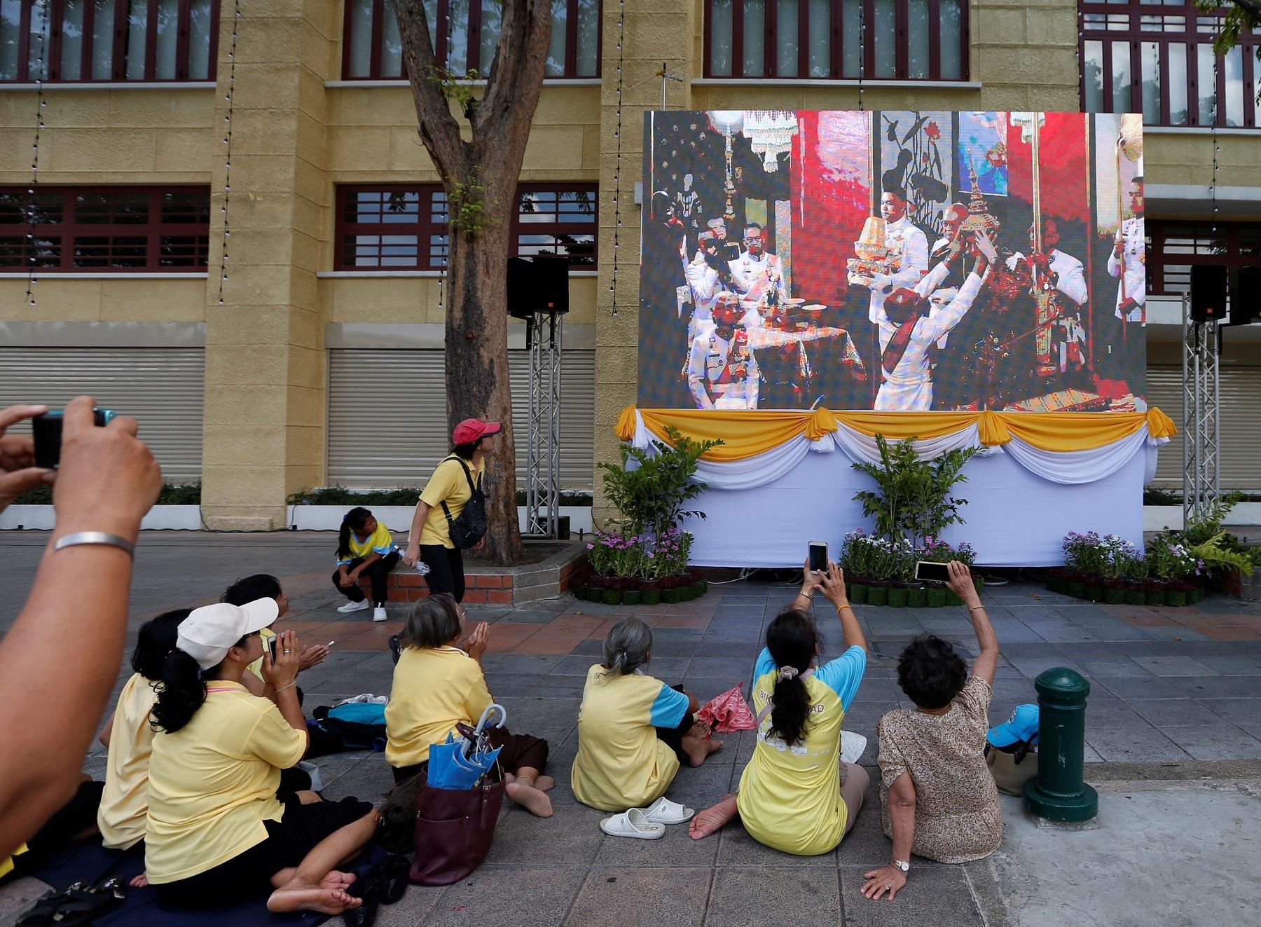 vua thai lan len ngoi anh 8