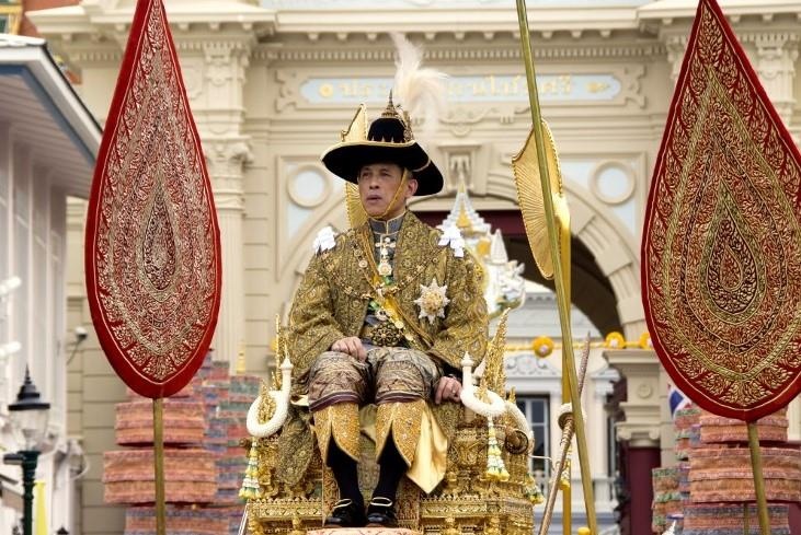 Quoc vuong Thai Lan the se tri vi bang chinh nghia hinh anh