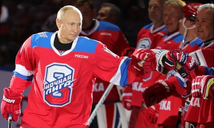 Tong thong Putin thang cac ty phu Nga tren san khuc con cau hinh anh