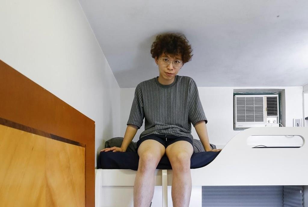 Gioi tre Hong Kong song o can ho 'dau cham tran' vi gia nha qua cao hinh anh