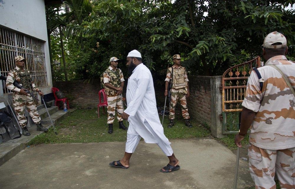 2 trieu nguoi An Do co nguy co mat quoc tich anh 2