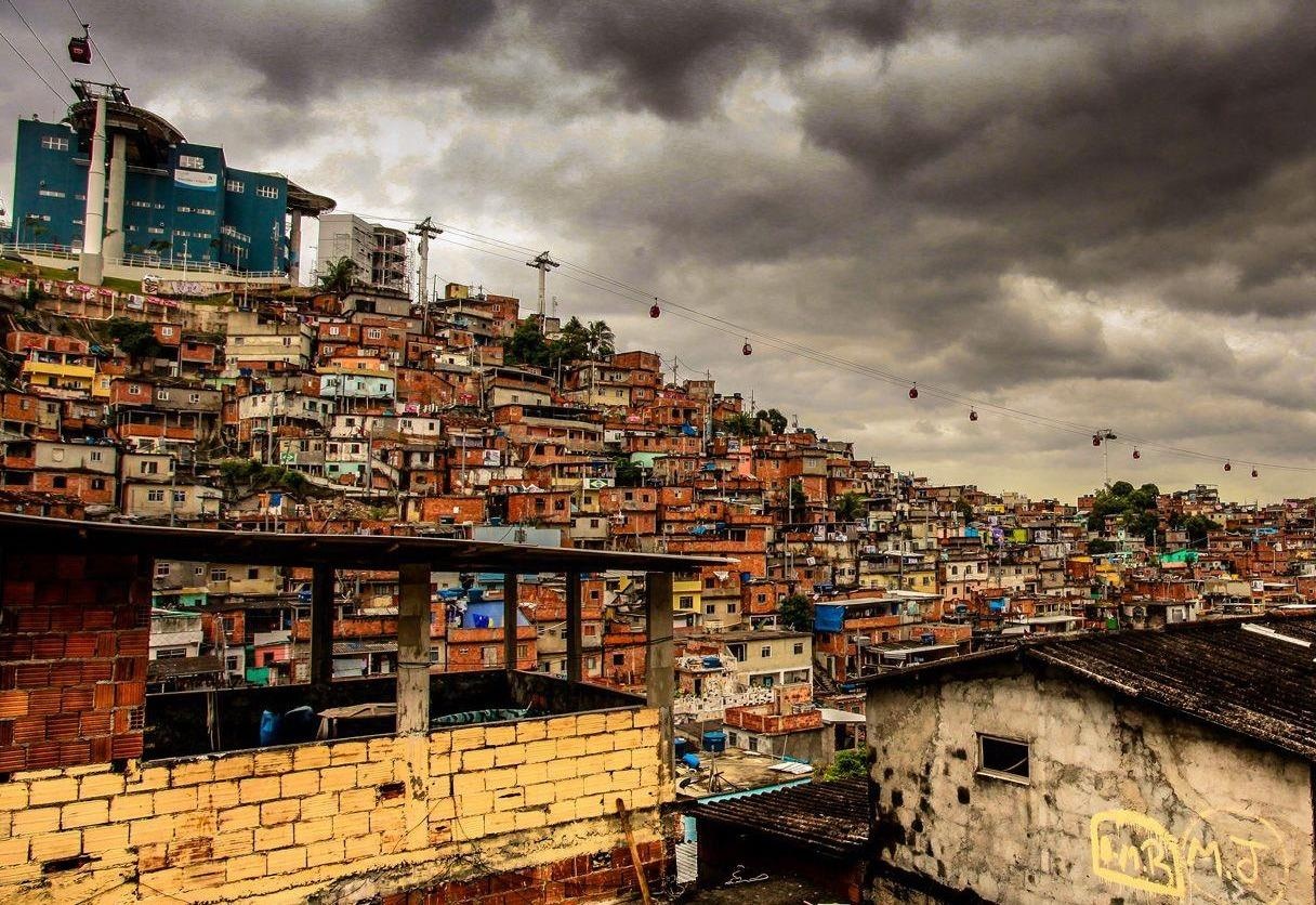 Nhung cai chet day oan uc duoi hong sung canh sat o Rio de Janeiro hinh anh