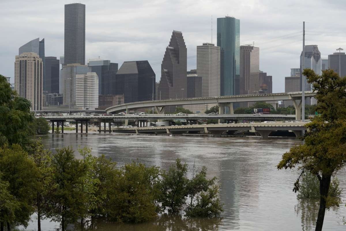 lu lut Houston anh 8