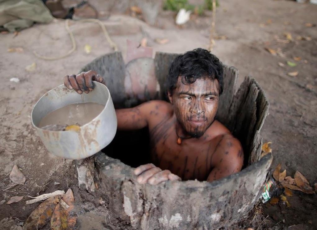 'Ve binh rung gia' quyet chien voi lam tac o Amazon hinh anh