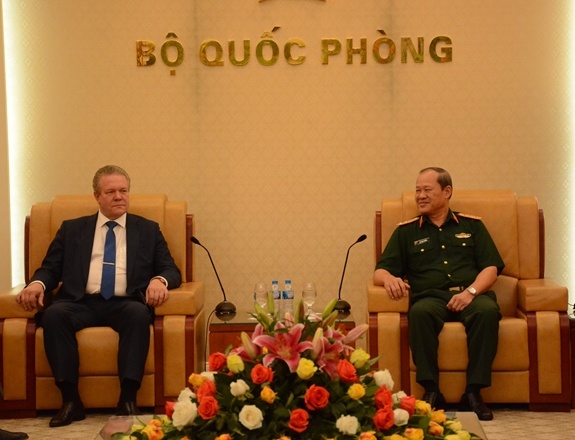 Thuc day quan he hop tac quoc phong giua Viet Nam va LB Nga hinh anh