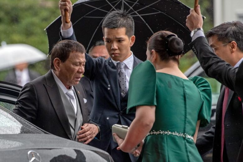 Tong thong Duterte cat ngan chuyen tham Nhat vi dau lung khong dut hinh anh