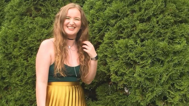 Tim thay thi the nu du khach Anh sau 1 tuan mat tich o Campuchia hinh anh