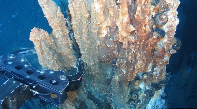 My mat phan tai cuoc dua khai thac ‘kho bau’ 16.000 ty USD o day bien hinh anh