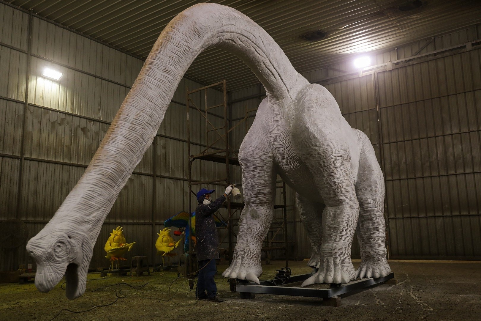 thu do san xuat khung long anh 4