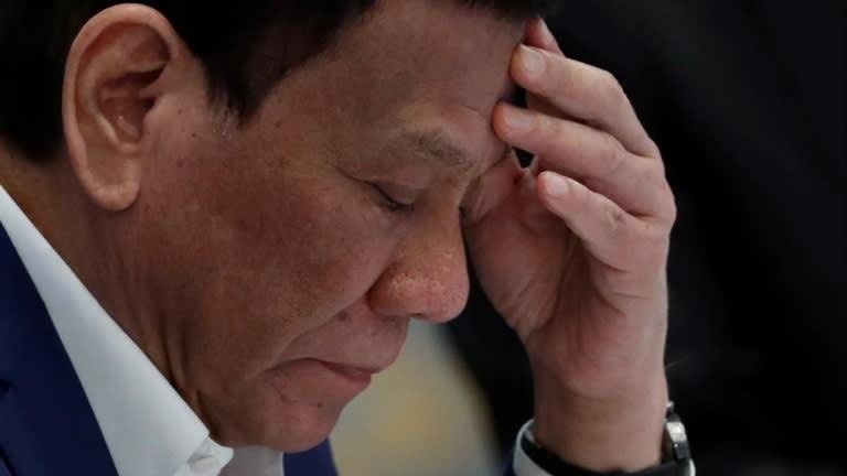 Noi bo chinh quyen TT Duterte luc duc vi be boi to chuc SEA Games hinh anh