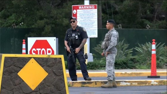 Thuy thu My ban chet 2 nguoi roi tu tu tai can cu o Tran Chau Cang hinh anh