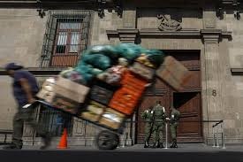 nổ súng gần nơi ở của Tổng thống Mexico ảnh 1 no sung gan noi o cua Tong thong Mexico anh 1