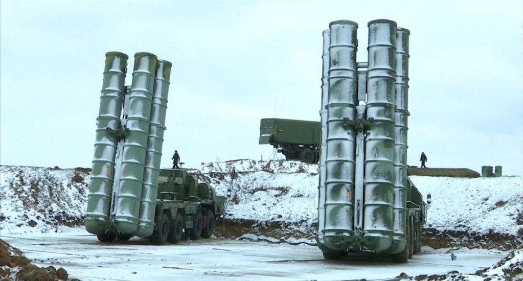 Nga lap luoi lua phong khong S-400 tai Bac cuc hinh anh