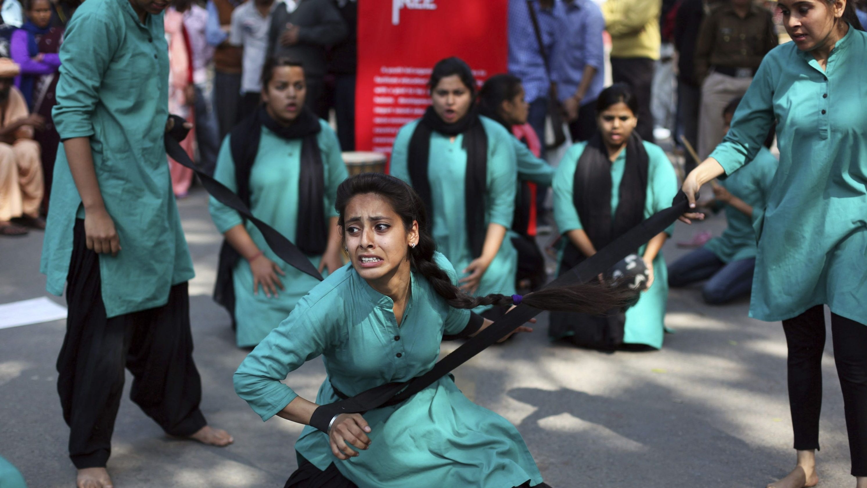 nan hiep dam o An Do anh 2