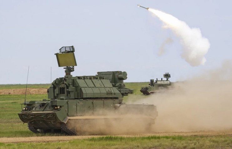 Iran xac nhan dung ten lua TOR do Nga san xuat ban roi may bay Ukraine hinh anh