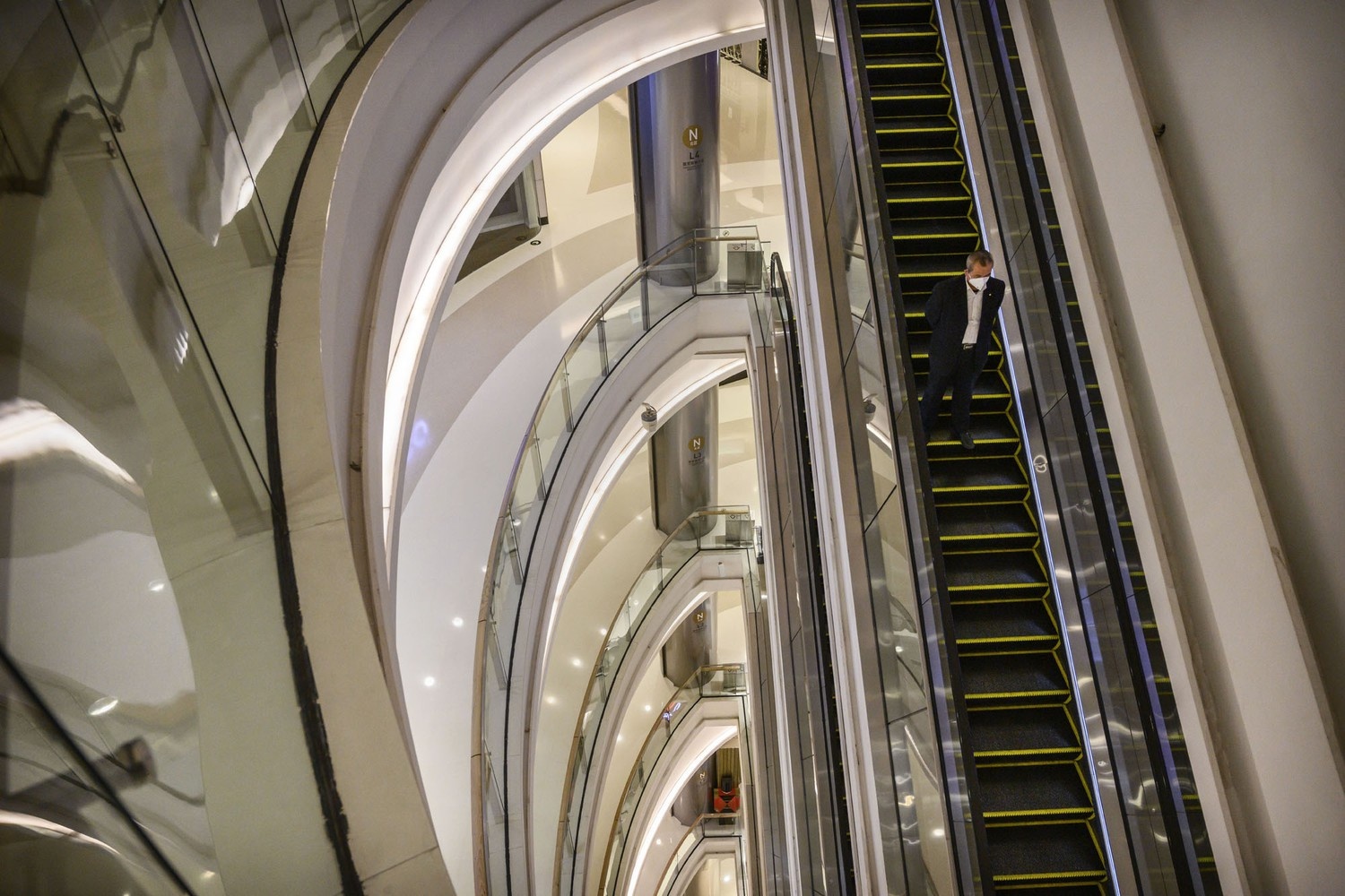 phong toa cac thanh pho vi dich benh anh 1