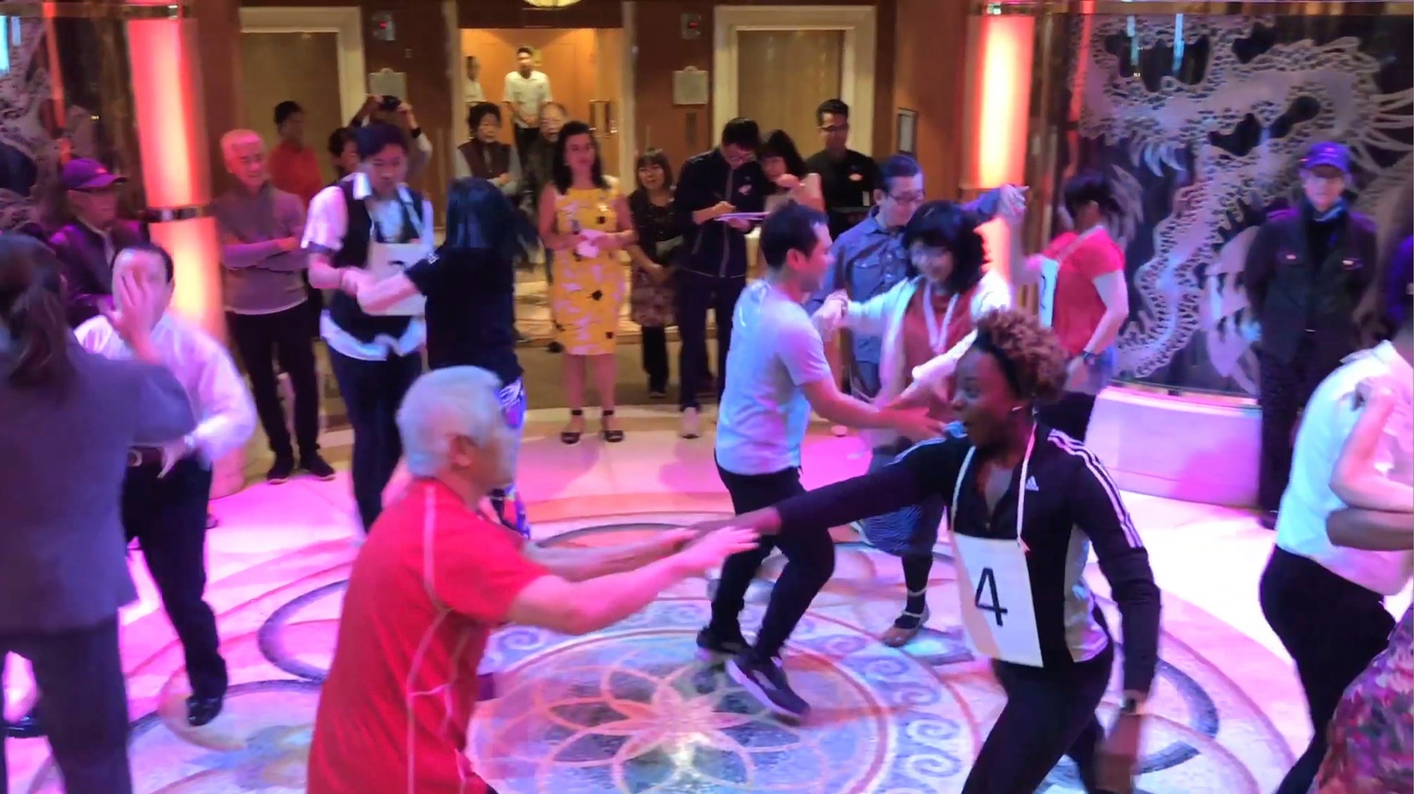 Nhung sai lam khien virus 'hoanh hanh' tren sieu du thuyen o Nhat hinh anh